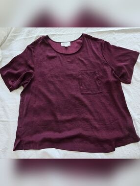 Shimmery NORDSTROM rack Tshirt Style Blouse Size 1X Burgundy